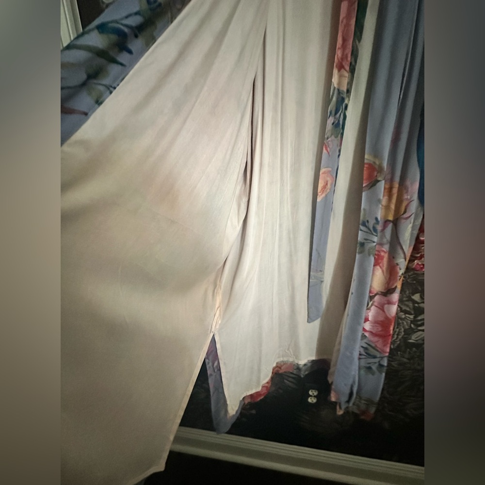 Aratta Robe - Picture 5 of 11